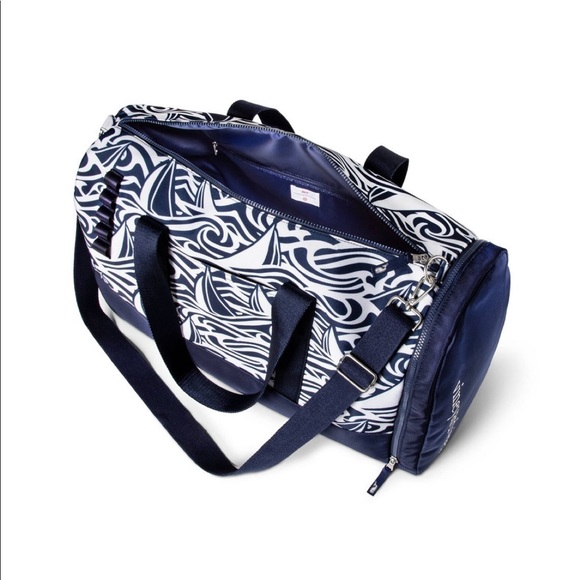 Vineyard Vines Handbags - VV for Target Navy and White Rough Seas Duffel Bag Vineyard Vines Handbags - VV for Target Navy and White Rough Seas Duffel Bag